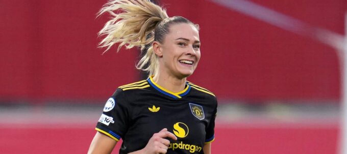 video:-man-united-women-star-fridolina-rolfo-announces-incredible-news-to-delighted-squad