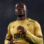 man-united-plot-opportunistic-raid-on-pl-rivals-defensive-stalwart-as-contract-clock-ticks-down