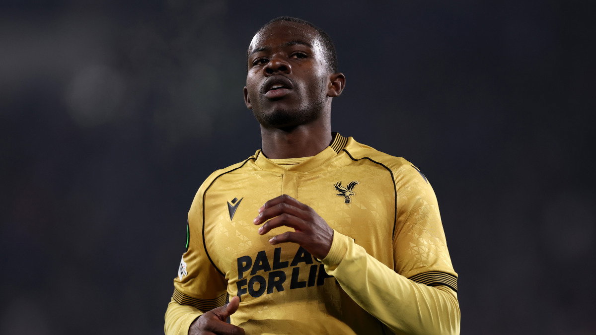 man-united-plot-opportunistic-raid-on-pl-rivals-defensive-stalwart-as-contract-clock-ticks-down