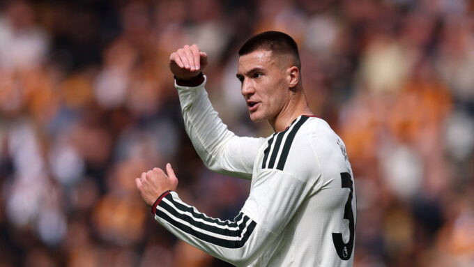 nightmare-week-gets-worse-for-carrick-as-man-united-attacker-not-seen-with-the-squad-for-fulham-trip-–-report