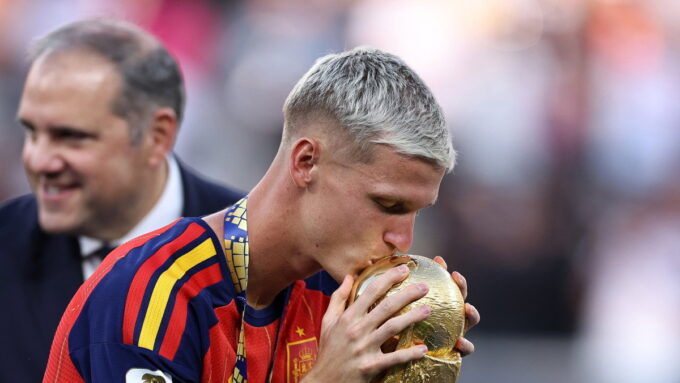 united-contacted-over-move-for-world-cup-winning-spanish-midfielder,-january-deal-could-be-on-the-table-–-report