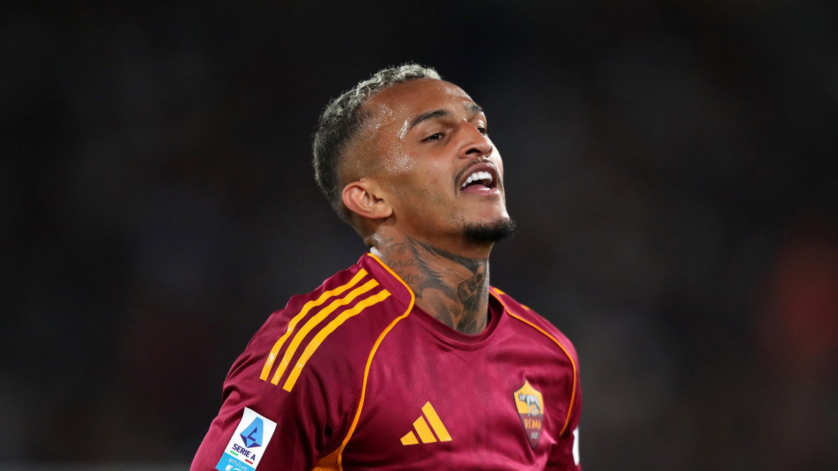 brazilian-star-wows-united-as-ineos-work-behind-the-scenes-to-sign-three-defenders-–-report