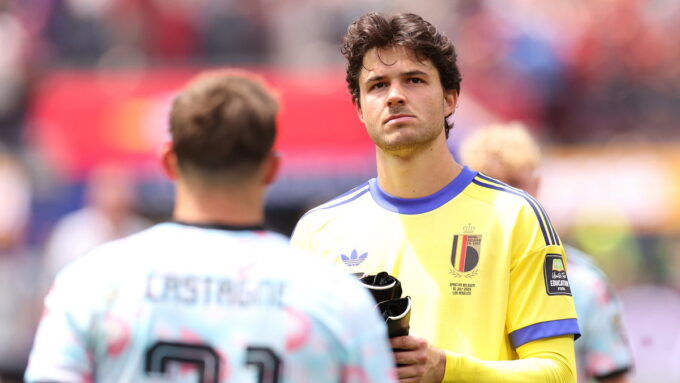 5-saves,-1-punch:-man-united-keeper-continues-to-rebuild-reputation-on-international-scene-vs-european-giants