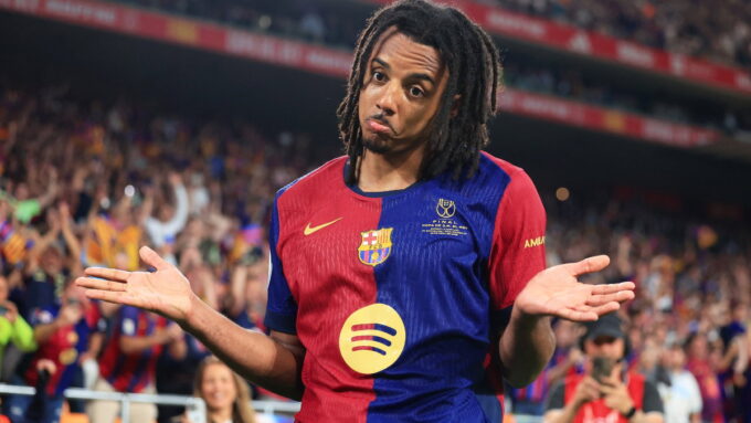 surprise-jules-kounde-situation-presents-man-united-with-a-golden-chance-to-sign-barcelona-ace