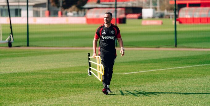 herrera-arrives-as-united-women-assistant