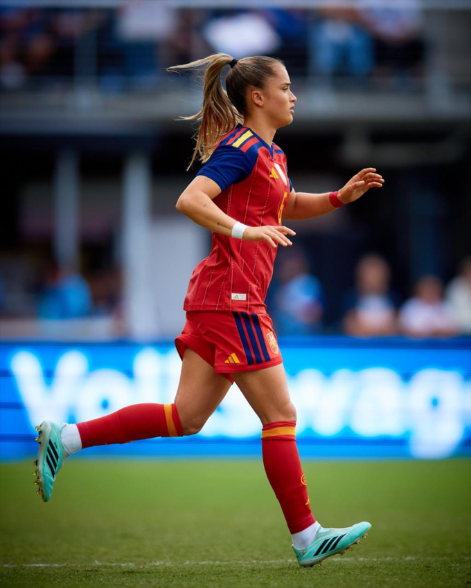 medina-makes-her-spain-debut